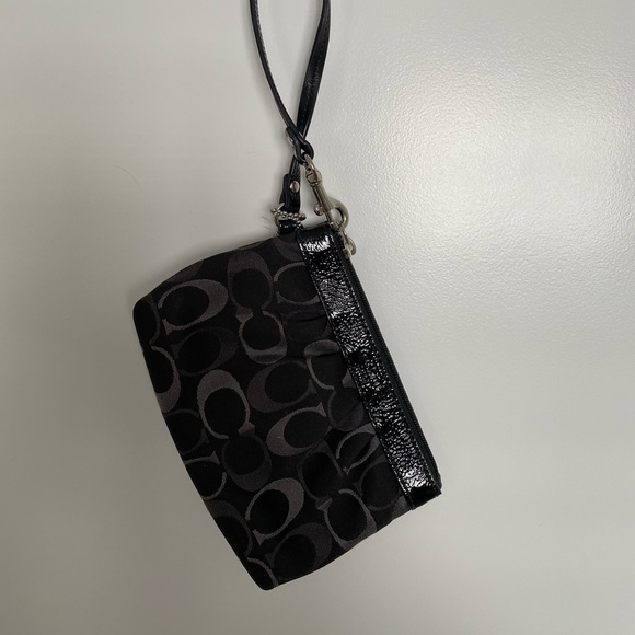 Coach wristlet - Picture 1 of 1